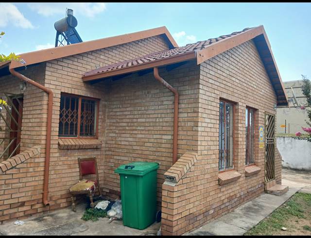 5 BEDROOM HOUSE FOR SALE IN IVY PARK